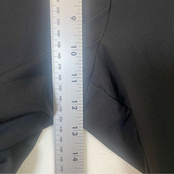 Tail Black Capri Pants Size 14 - Picture 10 of 11